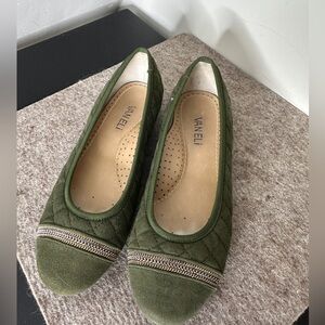 Vaneli Olive Quilted Suede Silver Gold Sparkly Toe Ballet Flats 8 1/2